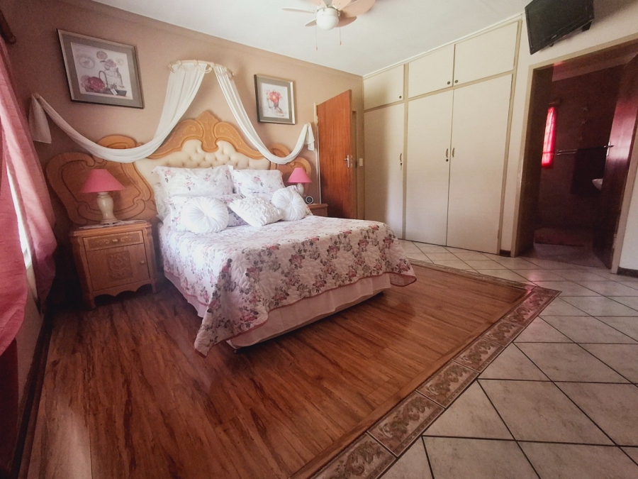 4 Bedroom Property for Sale in Vaalpark Free State